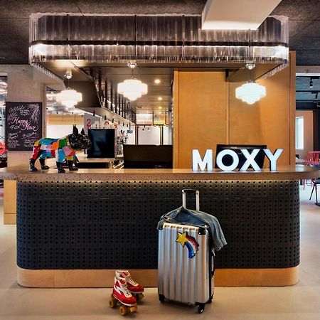 Moxy Paris Bastille Hotel Exterior photo